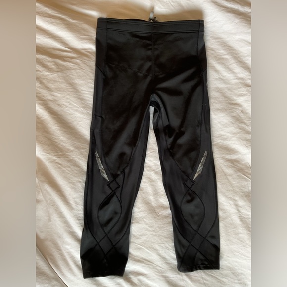 CW-X Joint Support Compression Capri - Picture 5 of 9